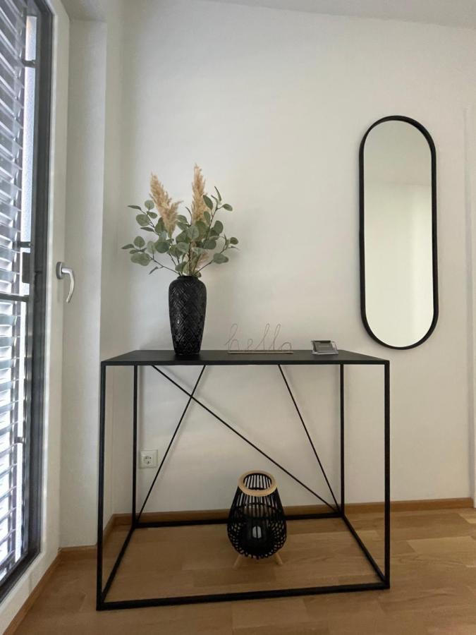 Luxury - Apartment Mit Balkon In Seenaehe グムンデン エクステリア 写真